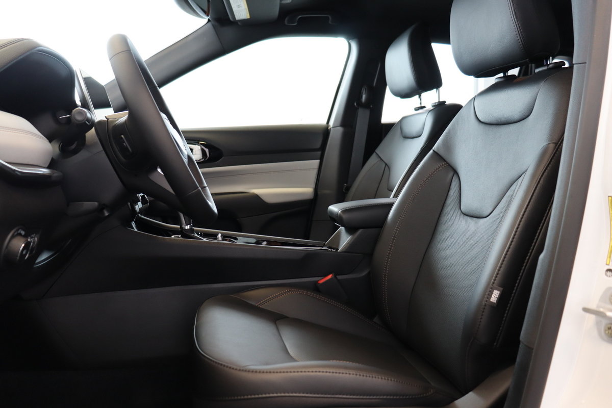 Jeep Compass LIMITED 4X4 2023-7