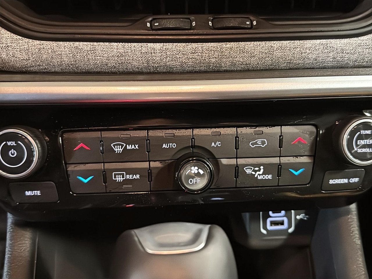 2026 Jeep Compass NORTH-13