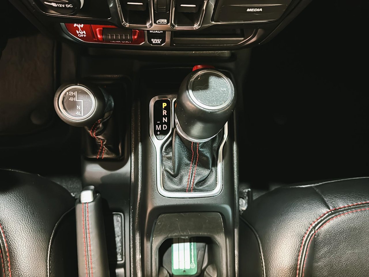 Jeep Gladiator RUBICON 4X4 // SIÈGES ET VOLANT CHAUFFANTS 2023-14