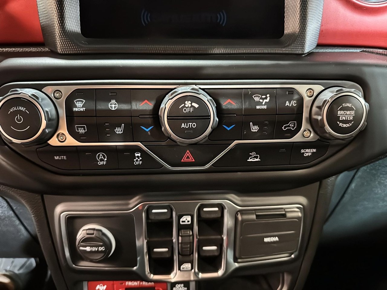 Jeep Gladiator RUBICON 4X4 // SIÈGES ET VOLANT CHAUFFANTS 2023-13