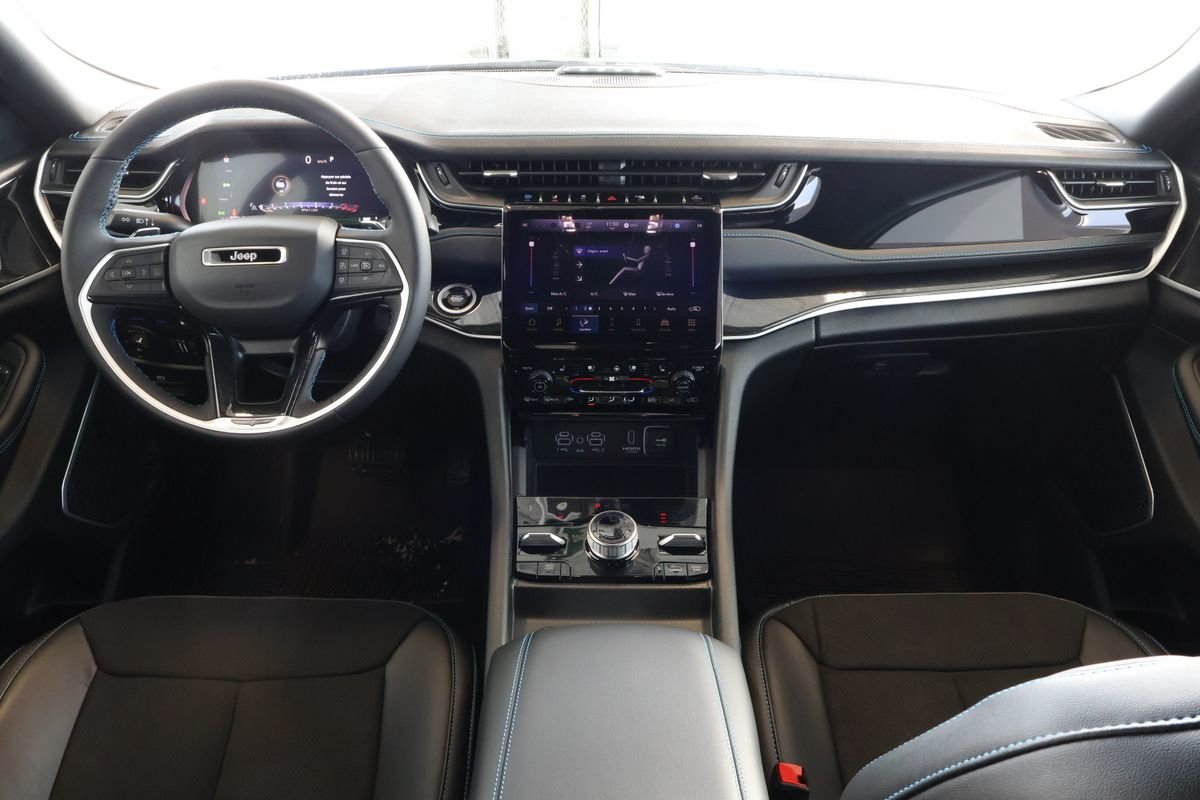 2023 Jeep Grand Cherokee 4xe Trailhawk-11