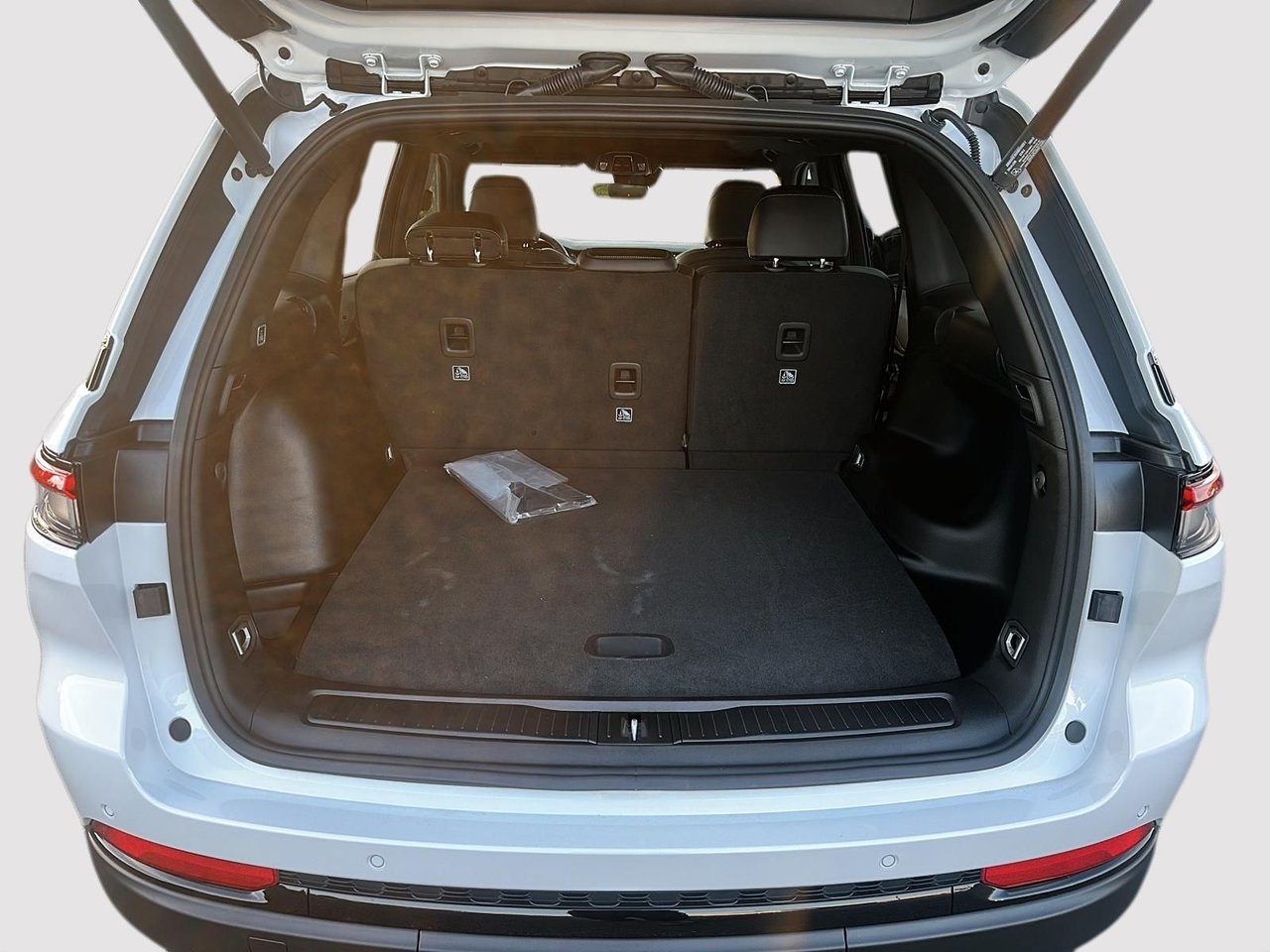 2025 Jeep Grand Cherokee LAREDO ALTITUDE-5