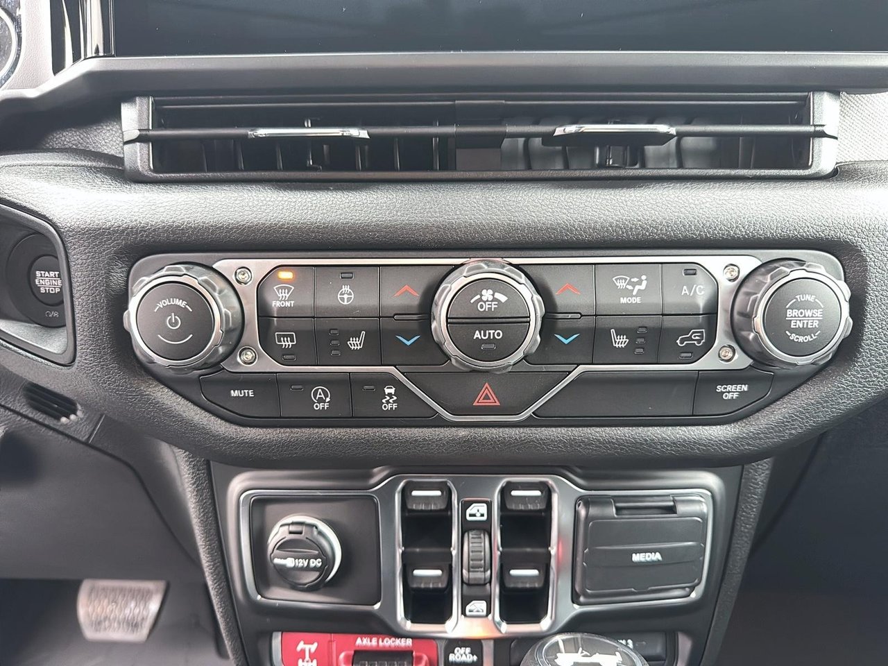 2025 Jeep Wrangler 4-Door WILLYS-13