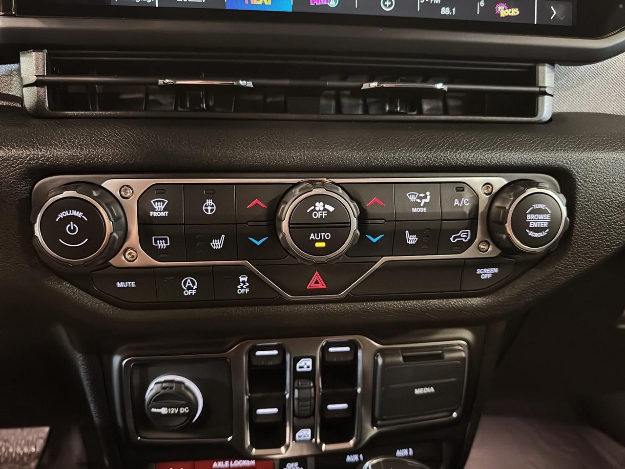 2026 Jeep Wrangler 4-Door WILLYS-12