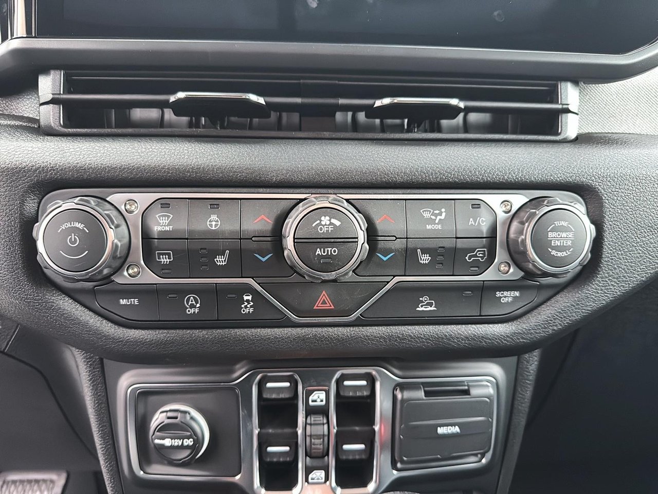 2026 Jeep Wrangler 4-Door WILLYS-13