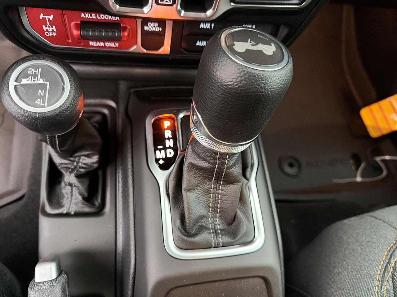 Jeep Wrangler 4-Door WILLYS 2026-13