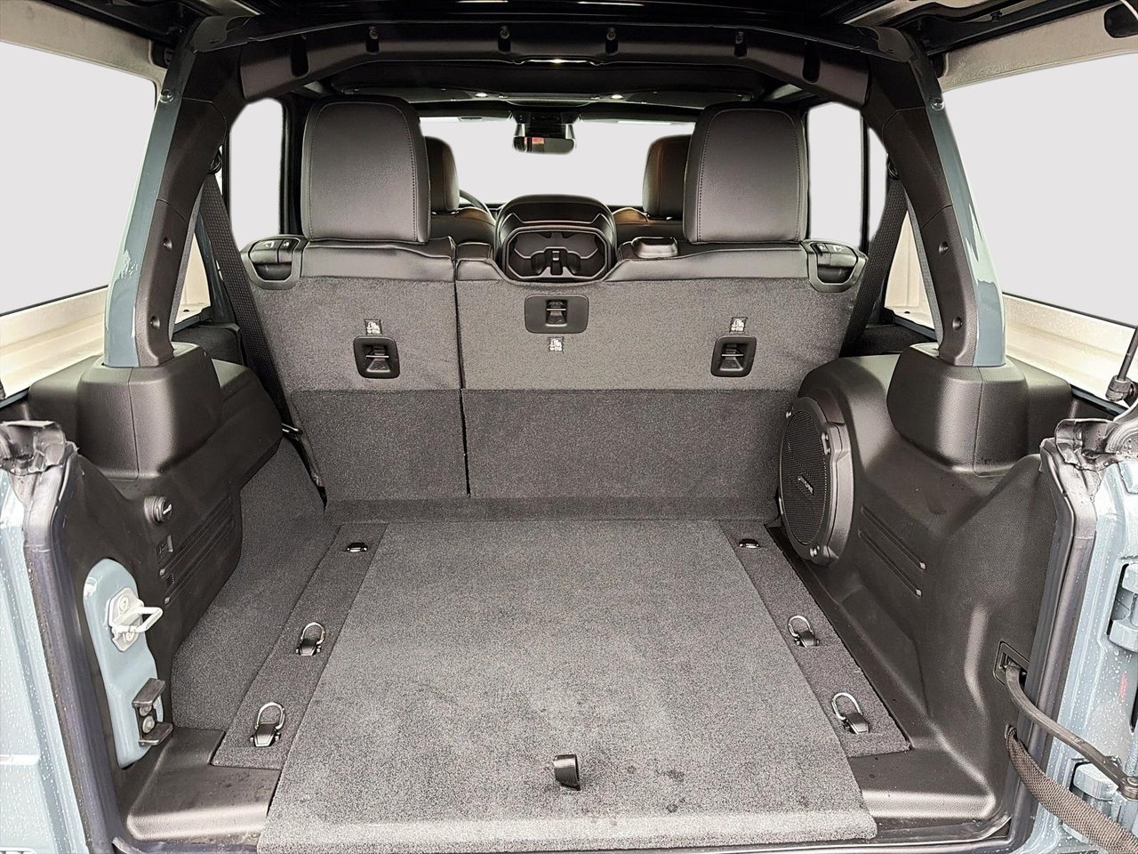 Jeep Wrangler 4-Door SAHARA 2026-5