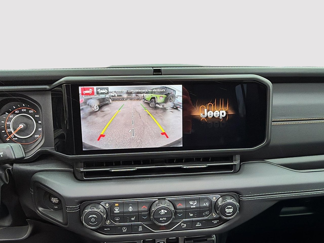 Jeep Wrangler 4-Door SAHARA 2026-16