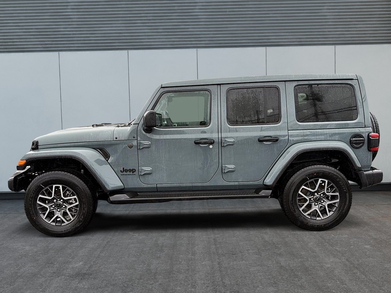 Jeep Wrangler 4-Door SAHARA 2026-4