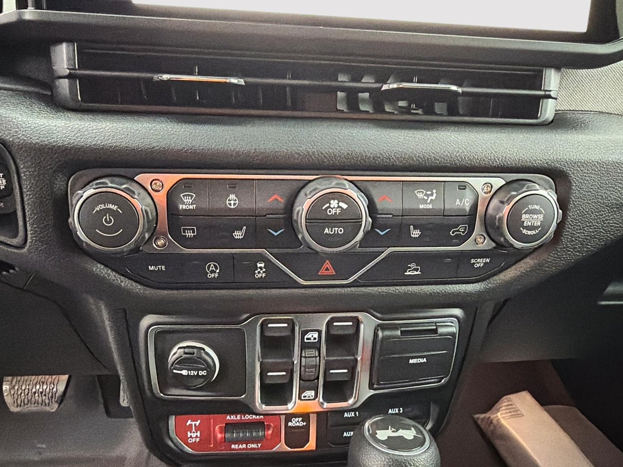 2026 Jeep Wrangler 4-Door WILLYS-13