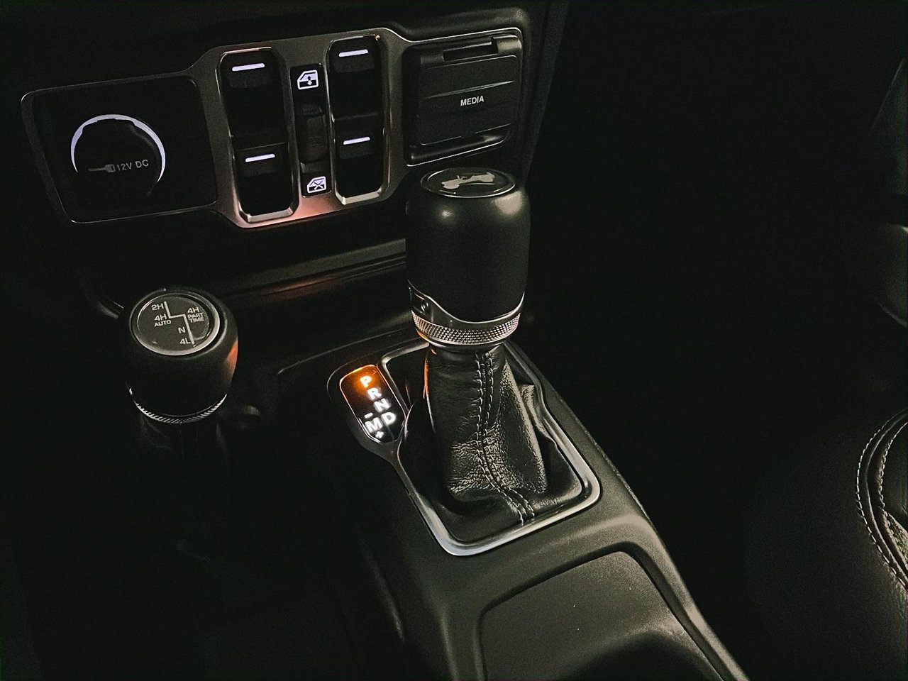 Jeep Wrangler 4xe SAHARA 4XE // NAVIGATION // CUIR 2024-14