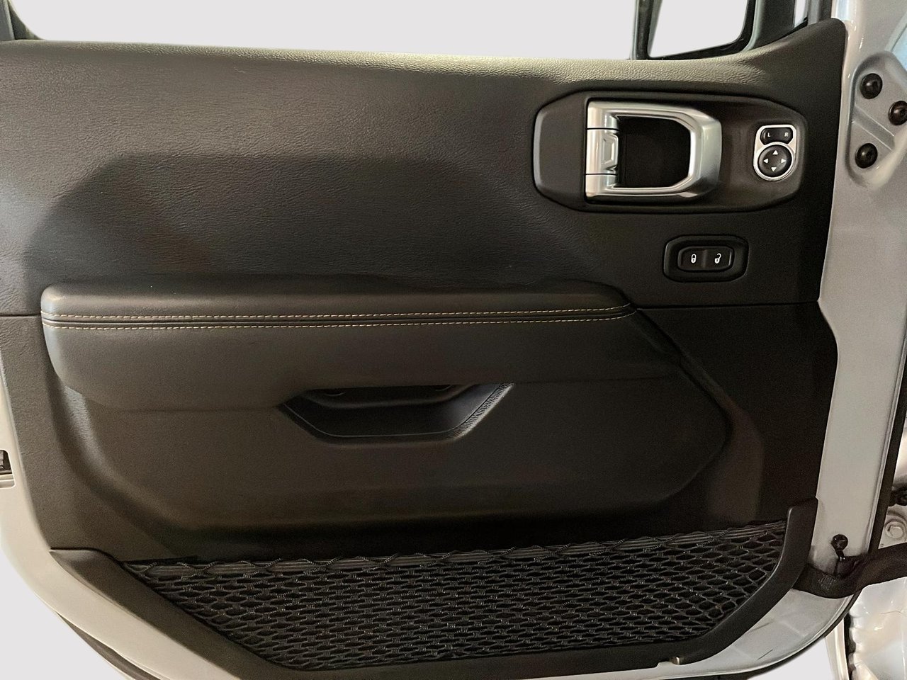 Jeep Wrangler 4xe SAHARA 4XE // NAVIGATION // CUIR 2024-10