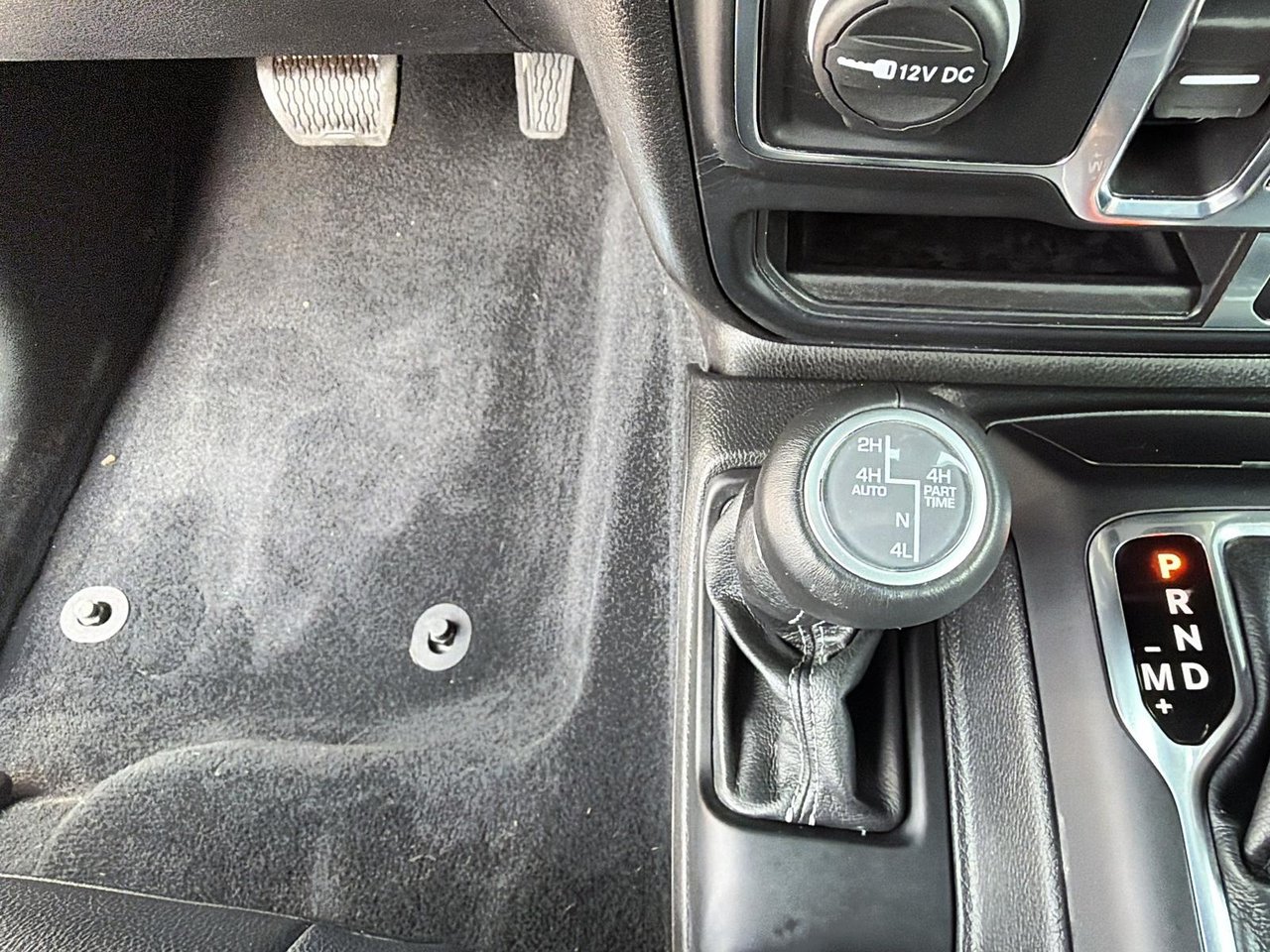 Jeep Wrangler 4xe Sahara 2024-15
