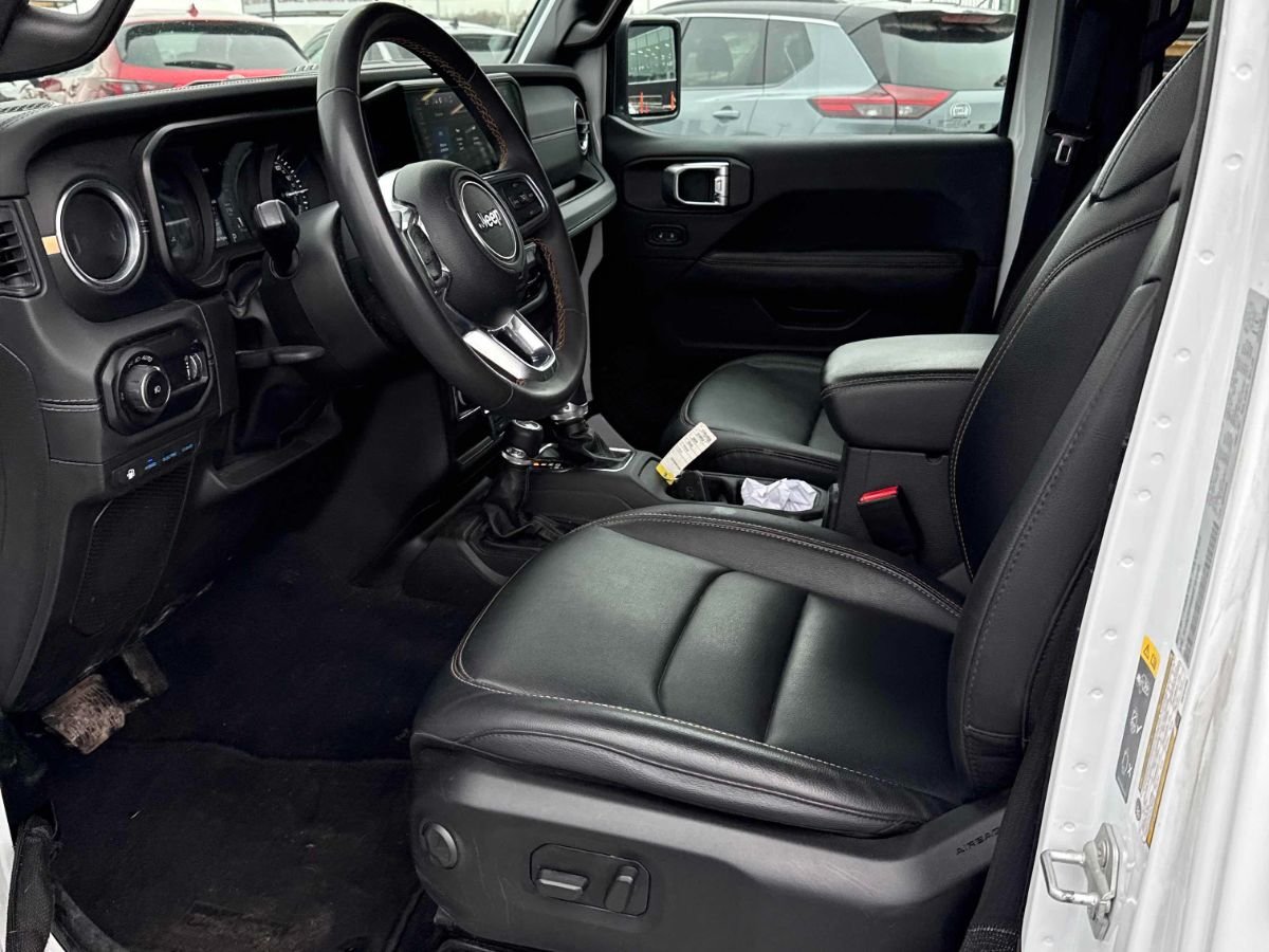 Jeep Wrangler 4xe Sahara 2024-6