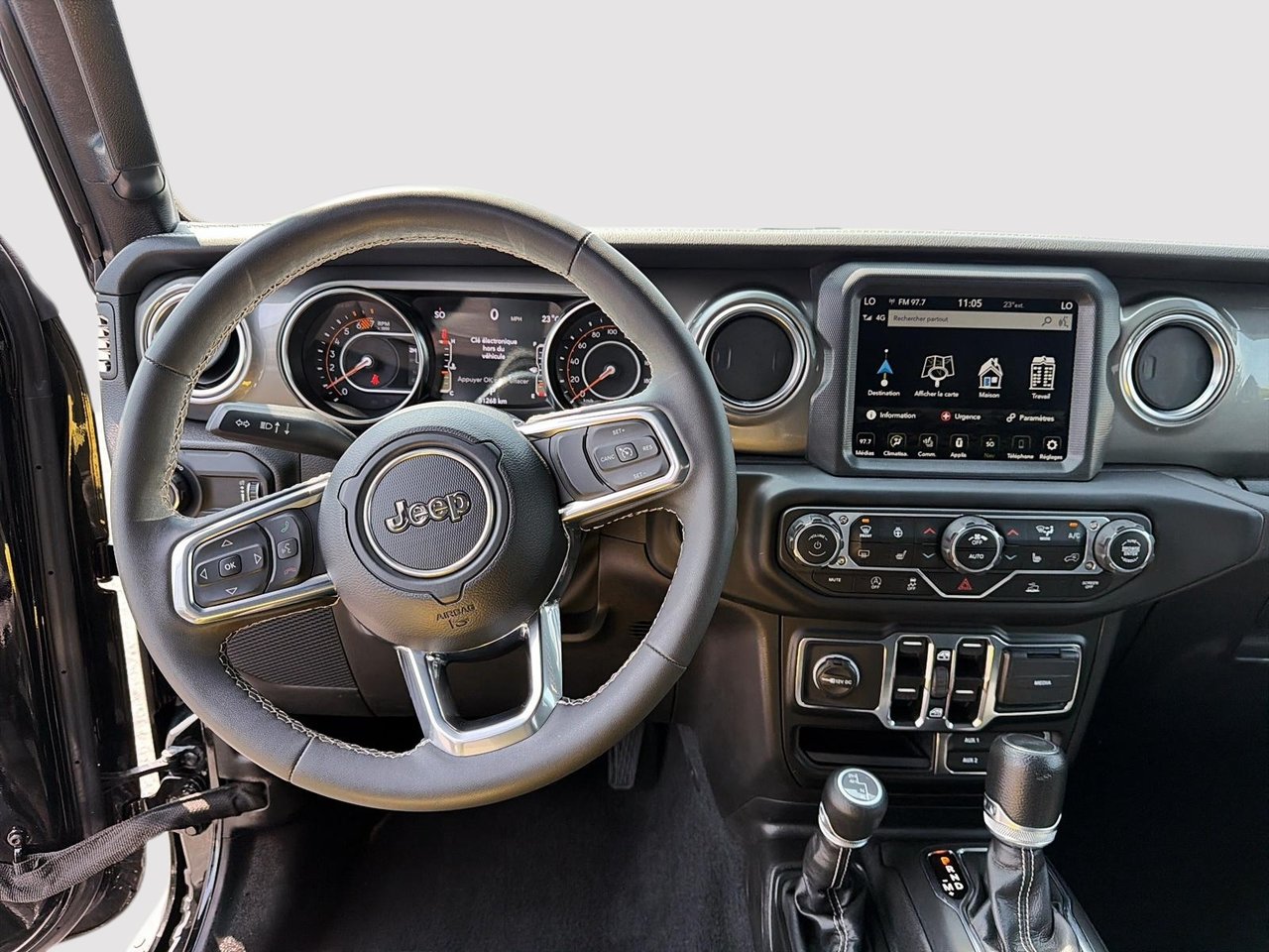 Jeep Wrangler Sahara 3.6L V6 SKY ONE TOUCH 2023-9