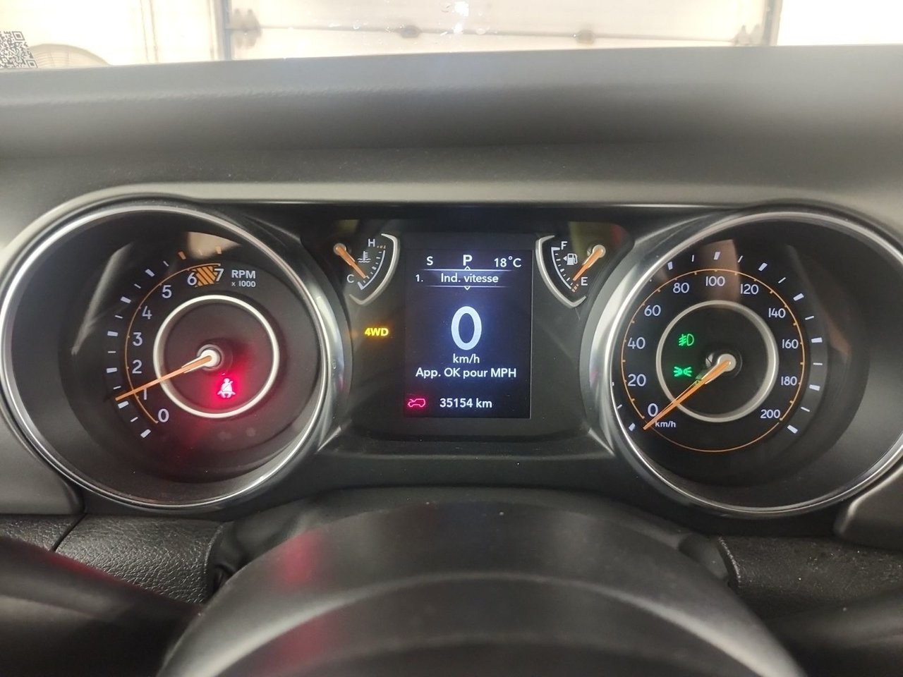 Jeep Wrangler Willys Sport 2023-4