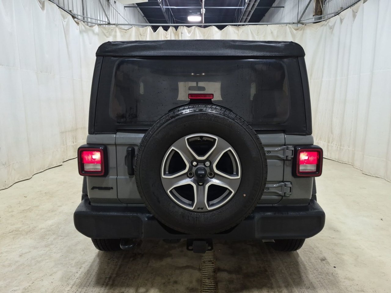 Jeep Wrangler Sport S 3.6L V6 4X4 2023-6