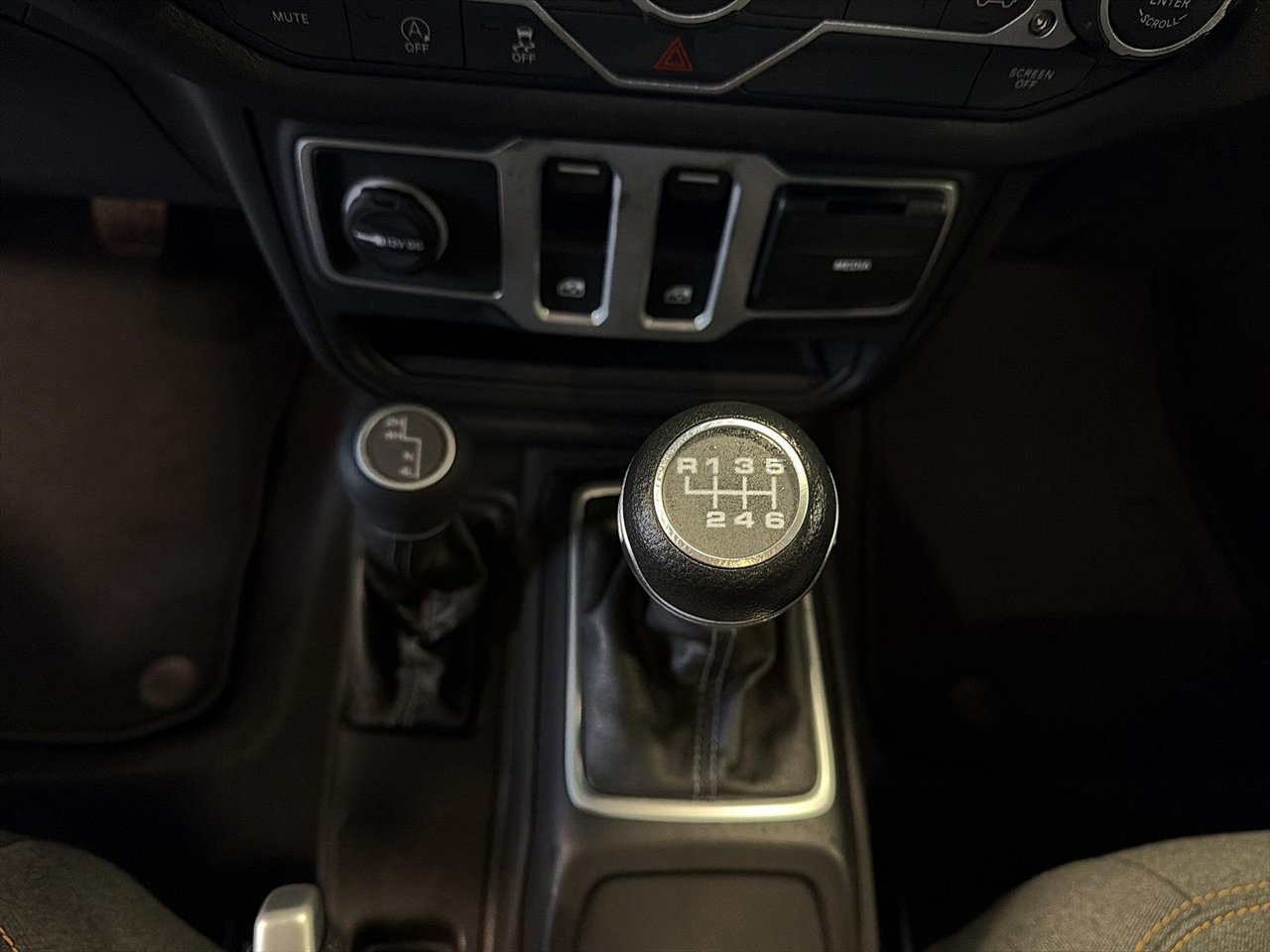 Jeep Wrangler SPORT S 2026-14