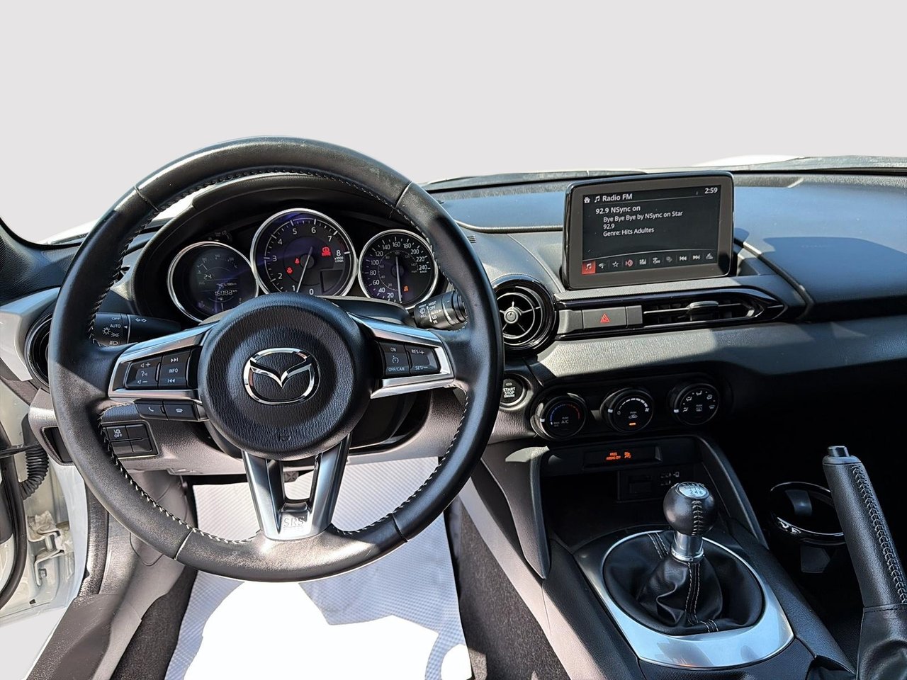 Mazda MX-5 GS 2023-9