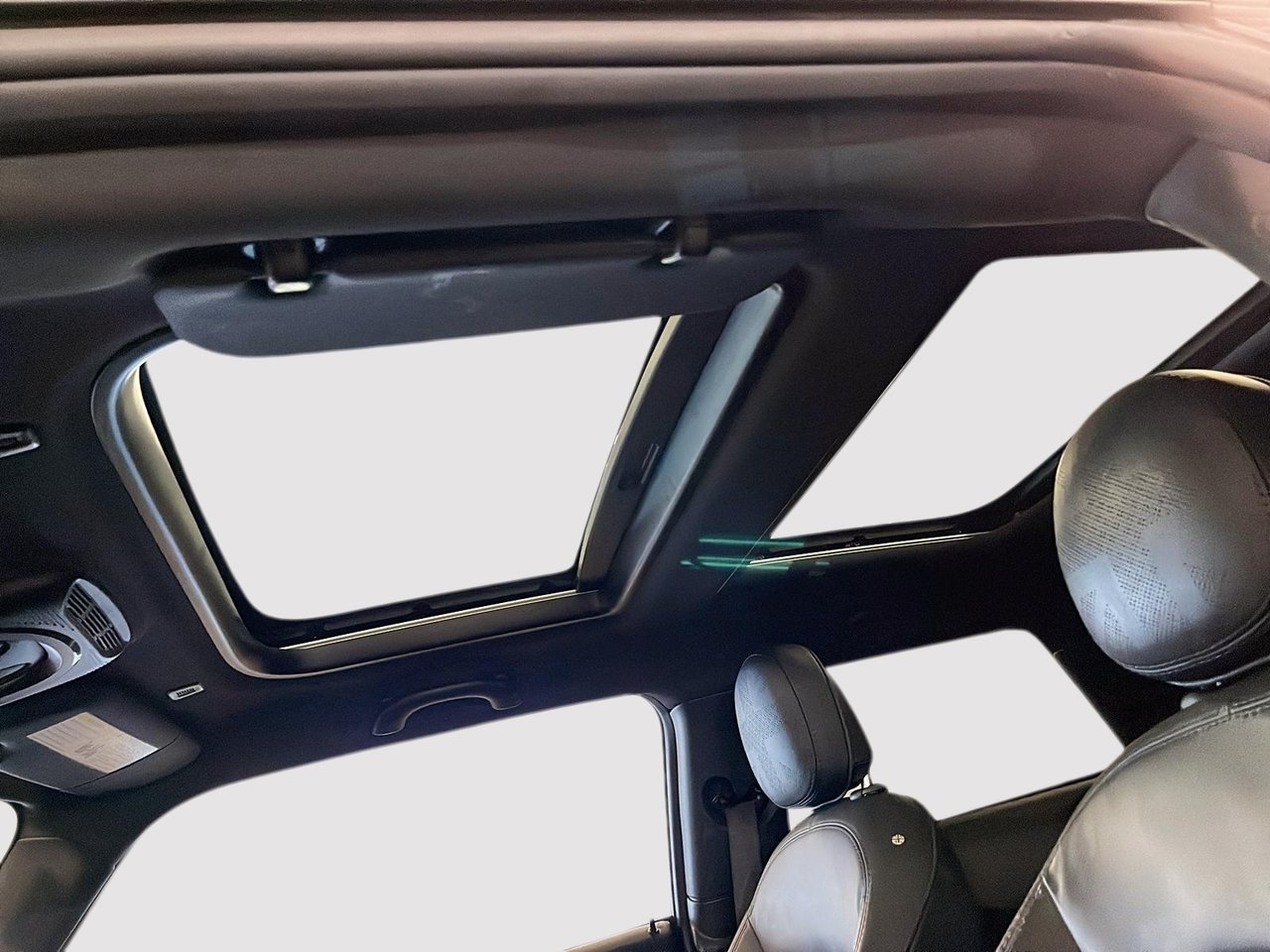 2023 MINI 3 Door Cooper SE 100% Electric Premium-15