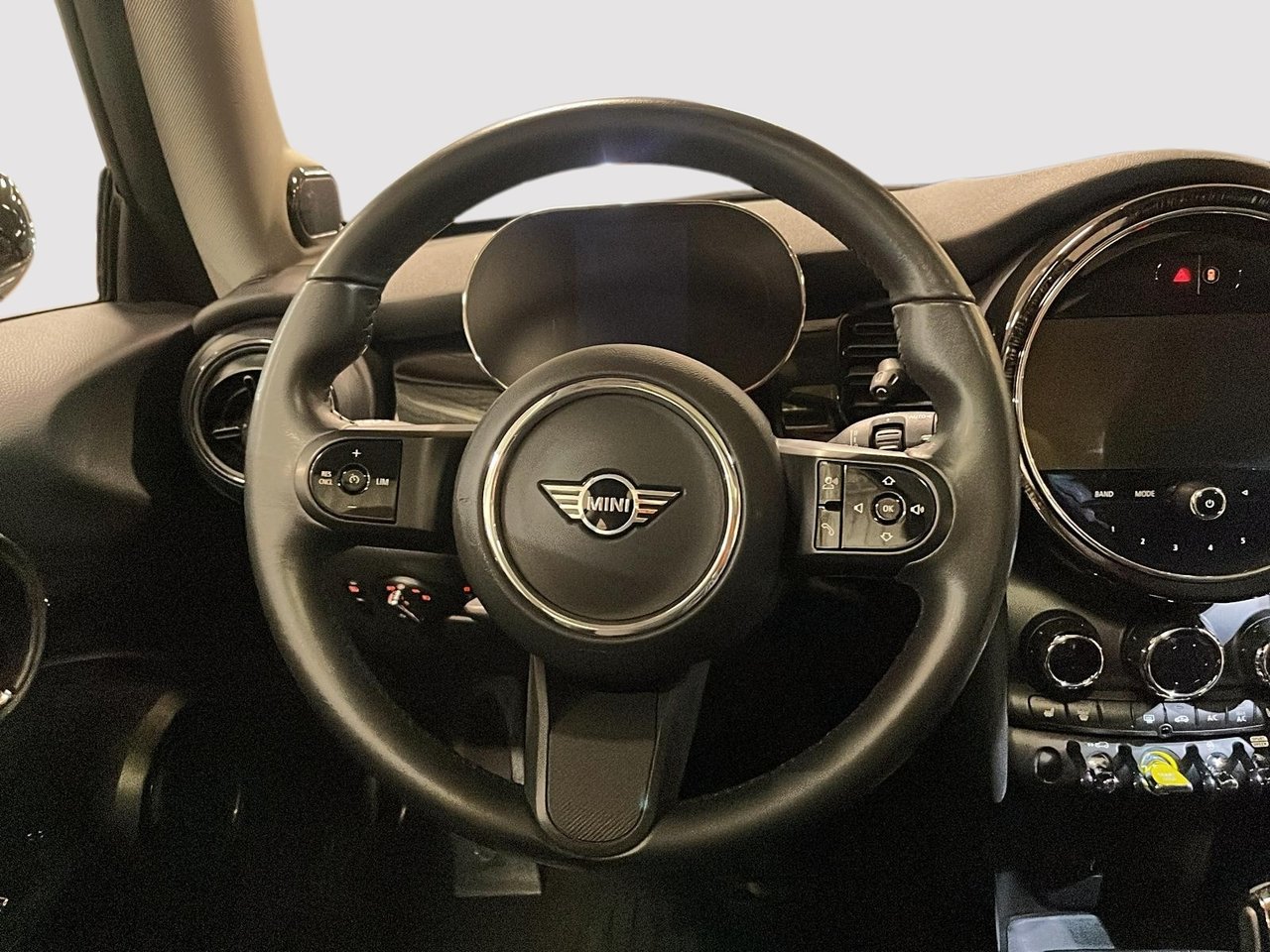 MINI 3 Door Cooper SE PREMIER 2024-11