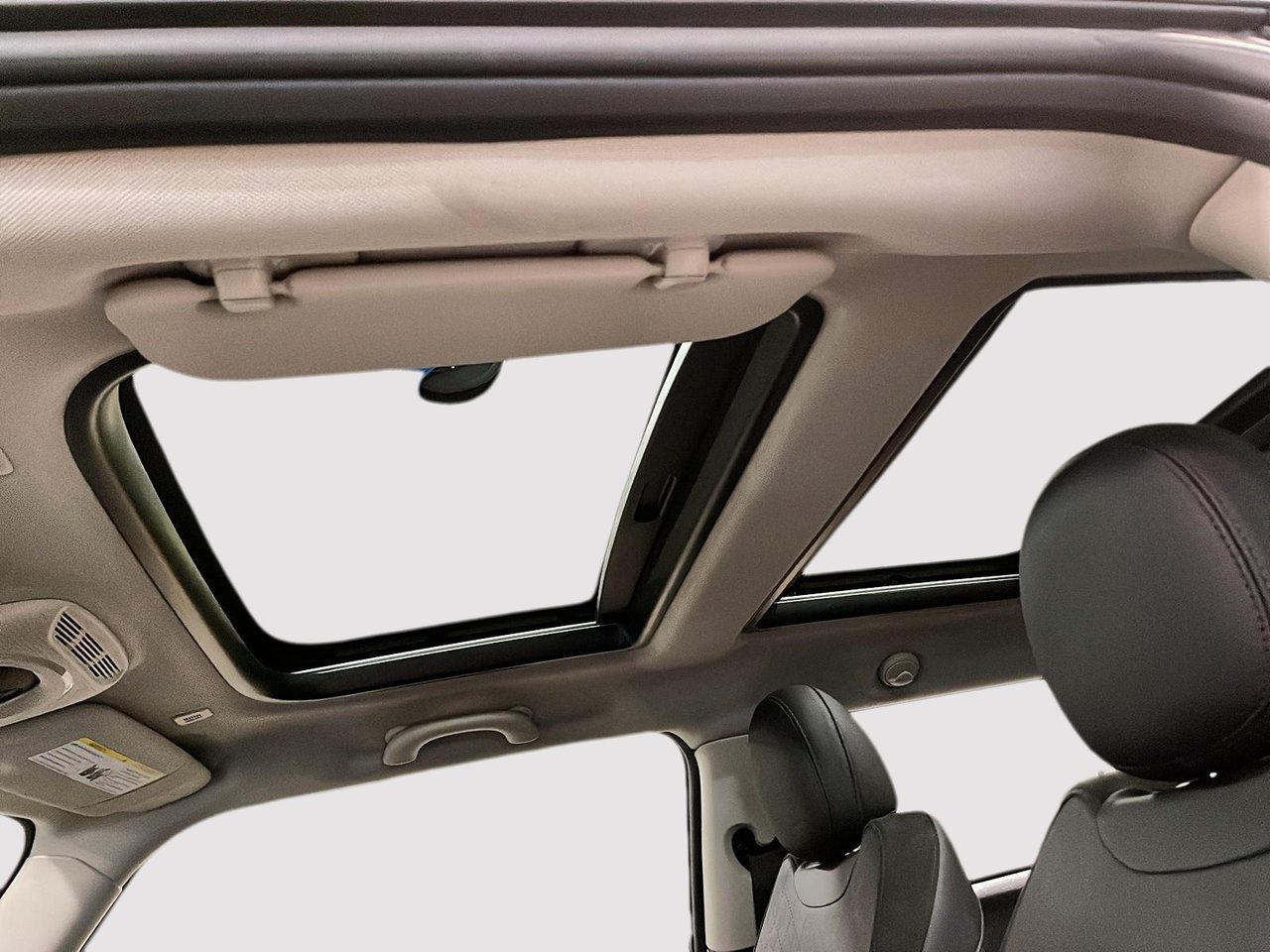 MINI 3 Door Cooper SE PREMIER 2024-15