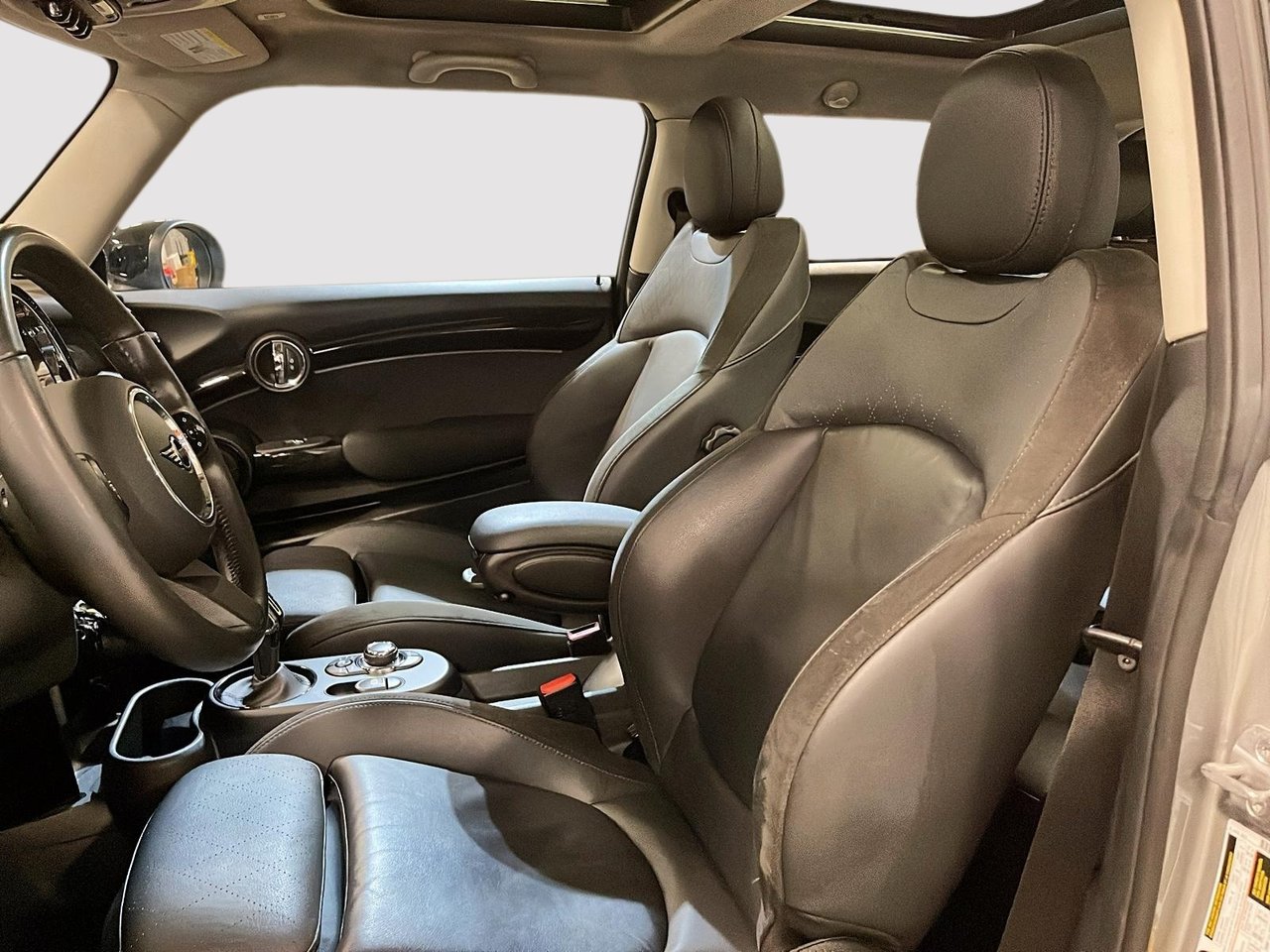 MINI 3 Door Cooper SE PREMIER 2024-8