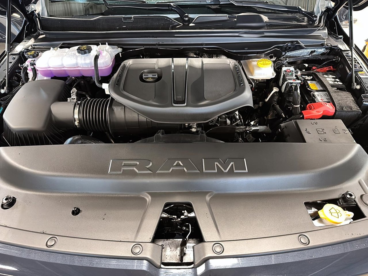 2026 Ram 1500 SPORT-7