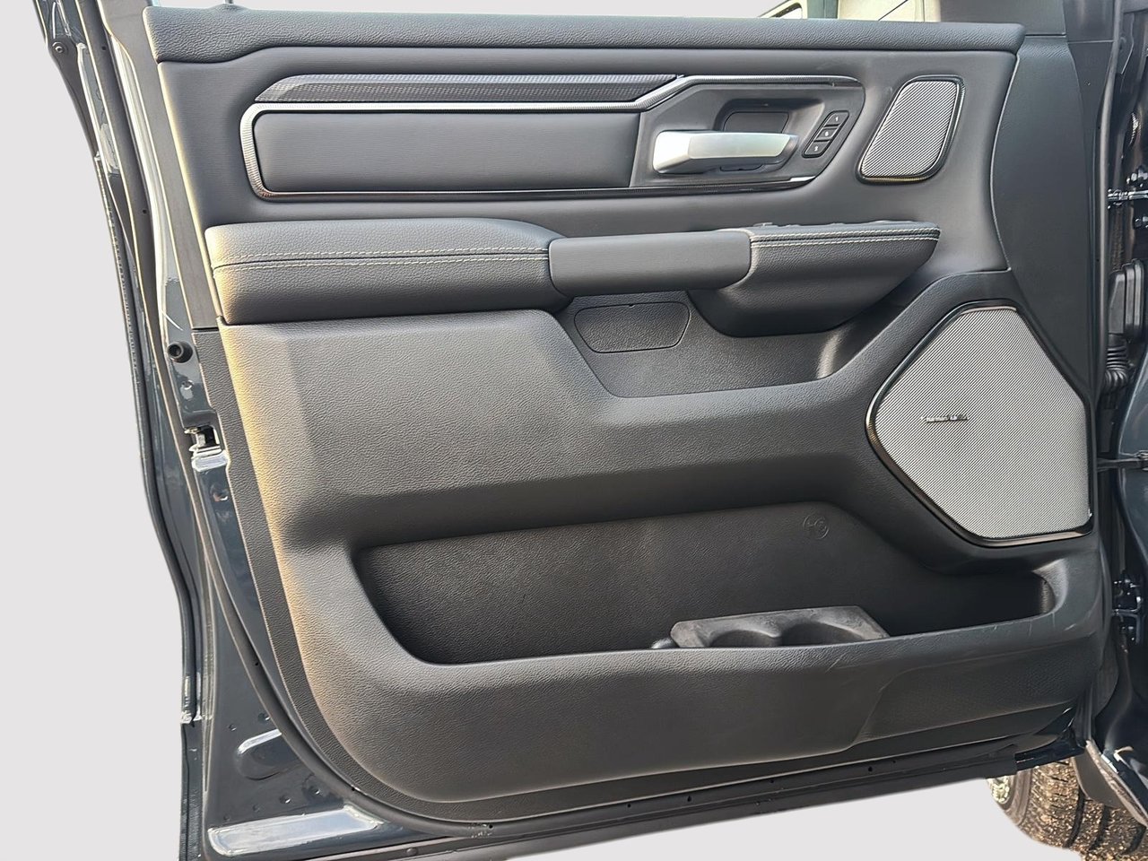 2026 Ram 1500 SPORT-10