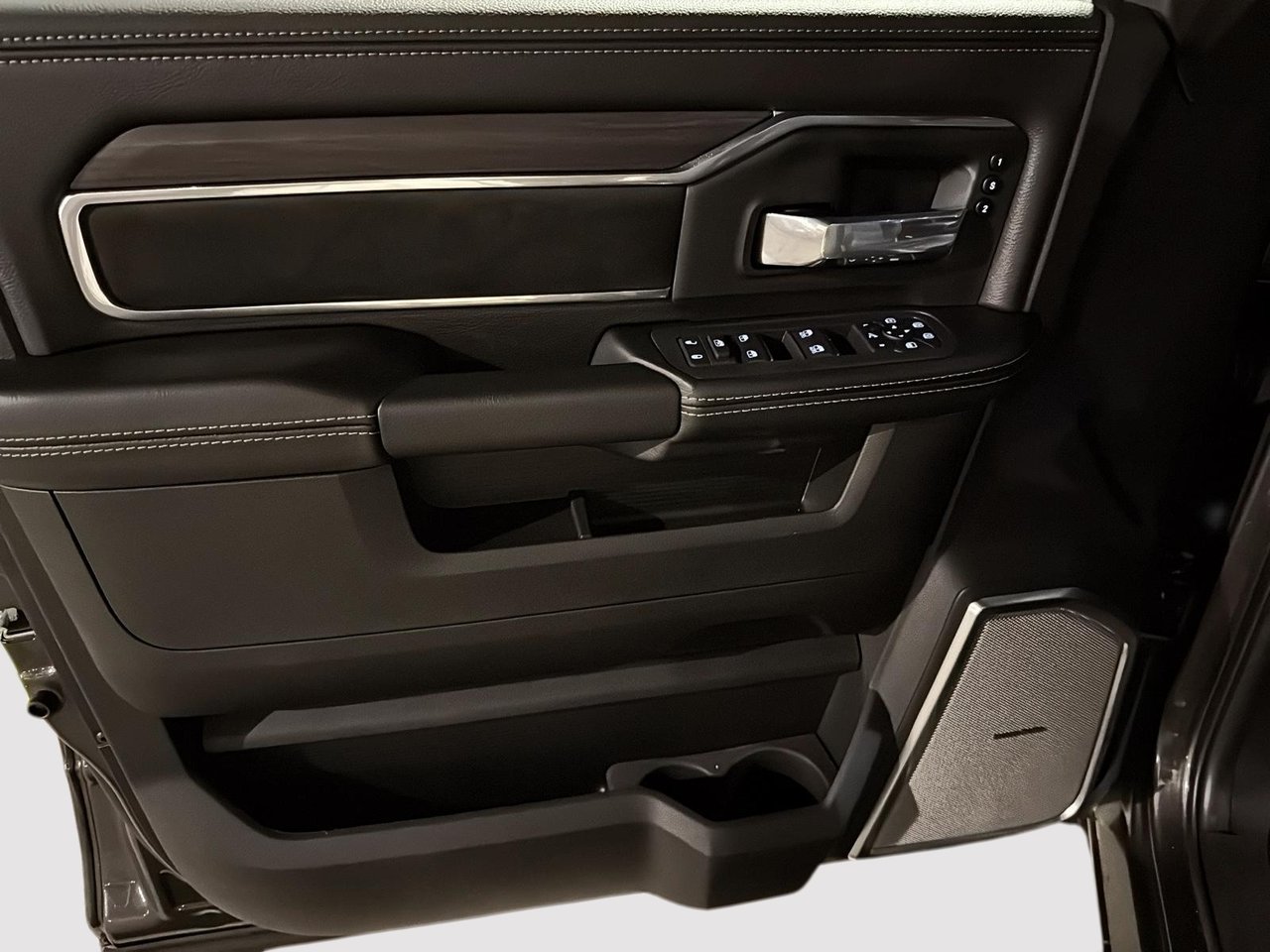 2026 Ram 2500 LARAMIE-9