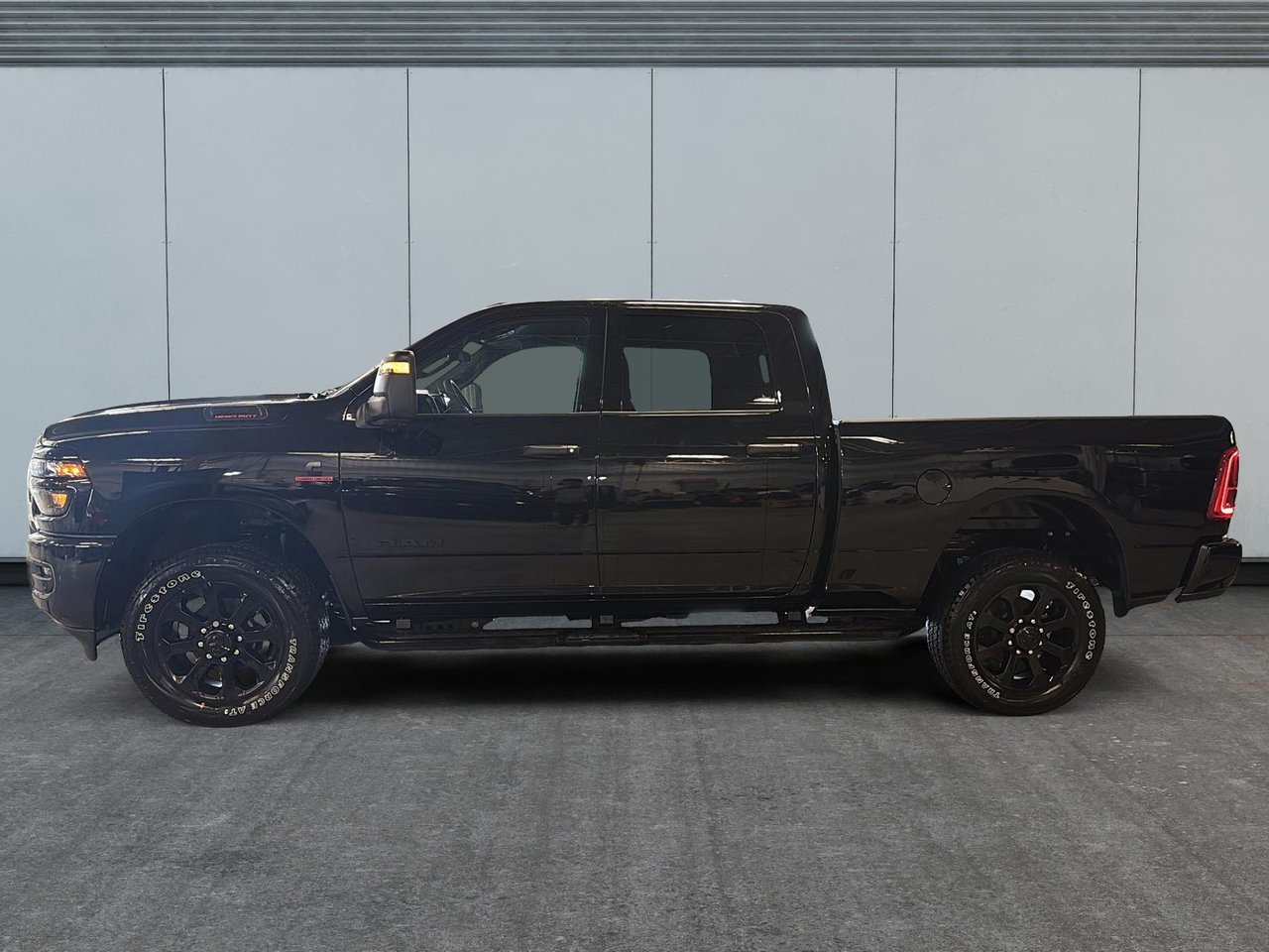2026 Ram 2500 BIG HORN-4