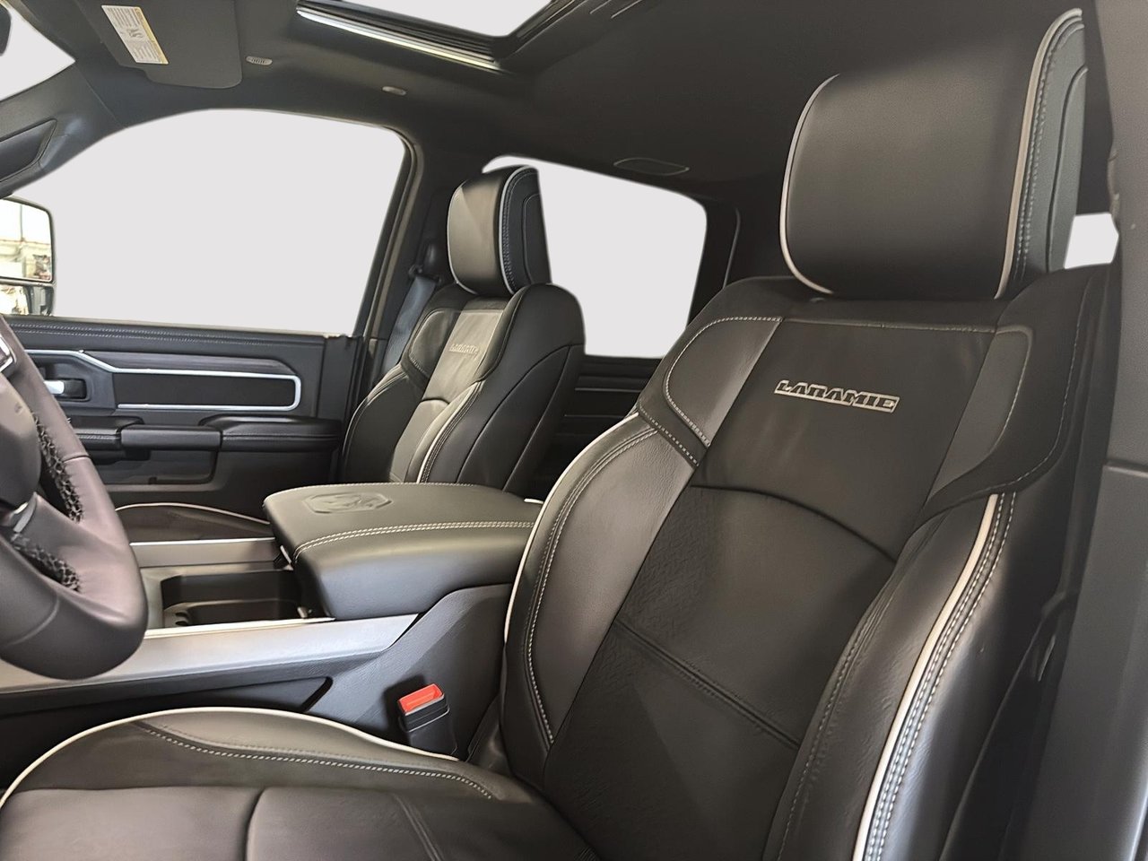 2025 Ram 3500 LARAMIE-8