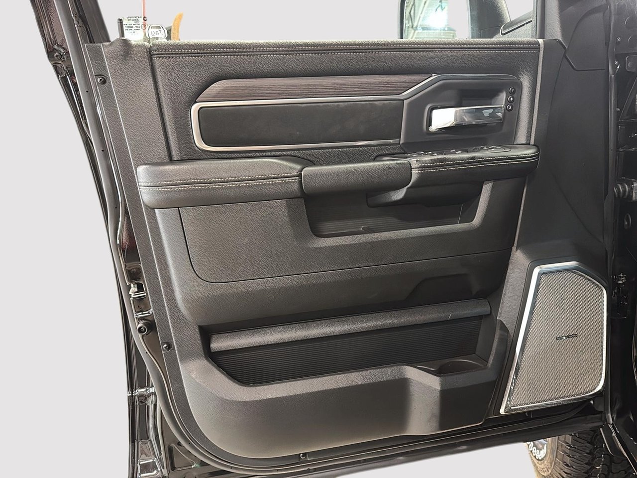 2026 Ram 3500 LARAMIE-9