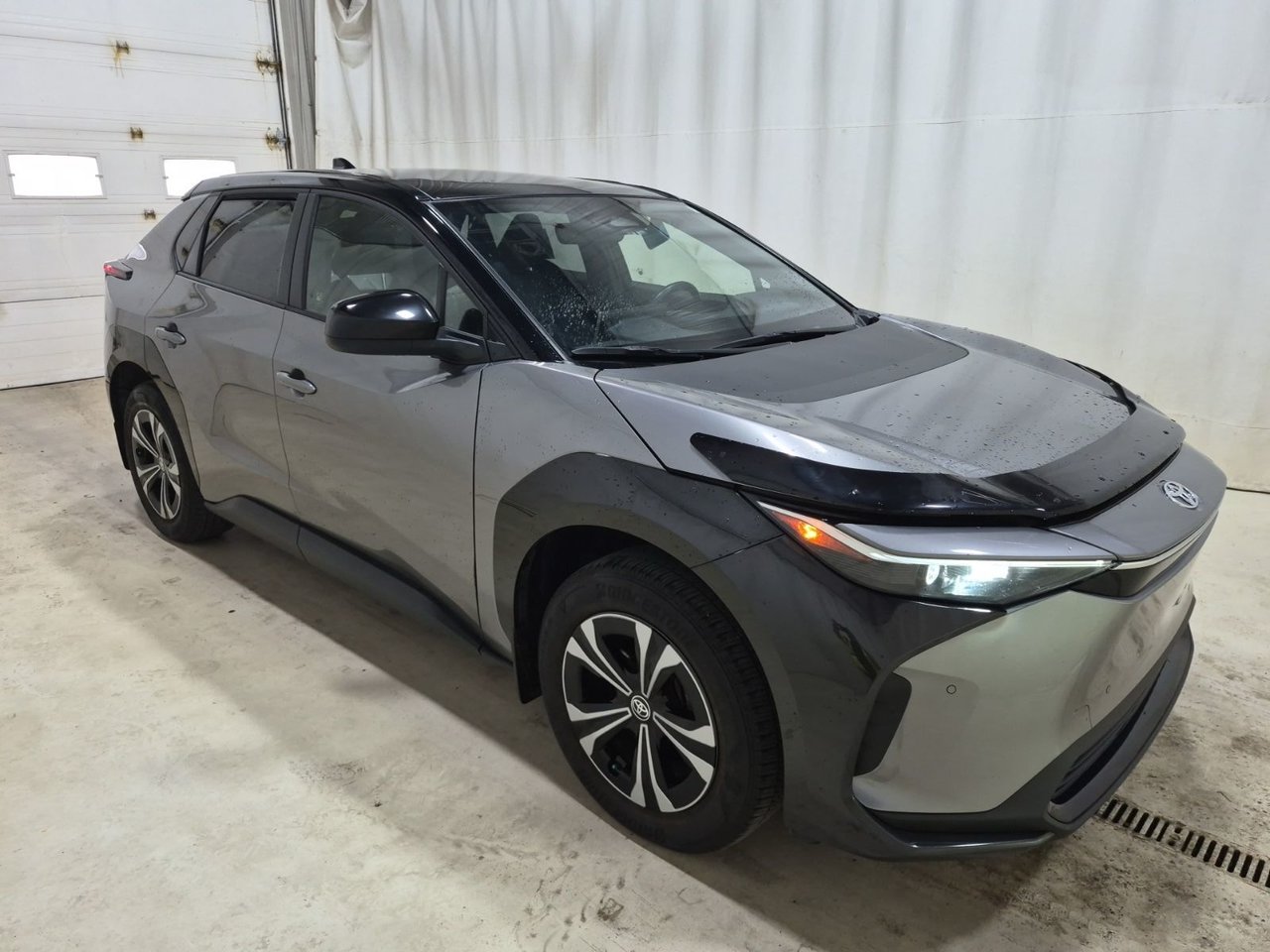 2023 Toyota BZ4X XLE AWD TOIT-PANORAMIQUE-1