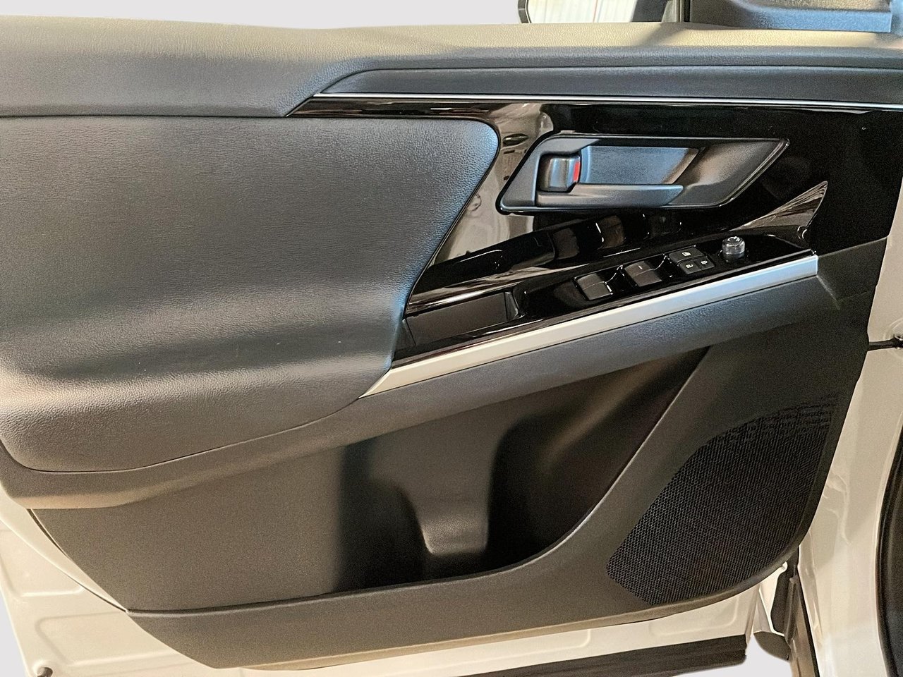 2024 Toyota BZ4X XLE AWD TOIT-PANORAMIQUE-10