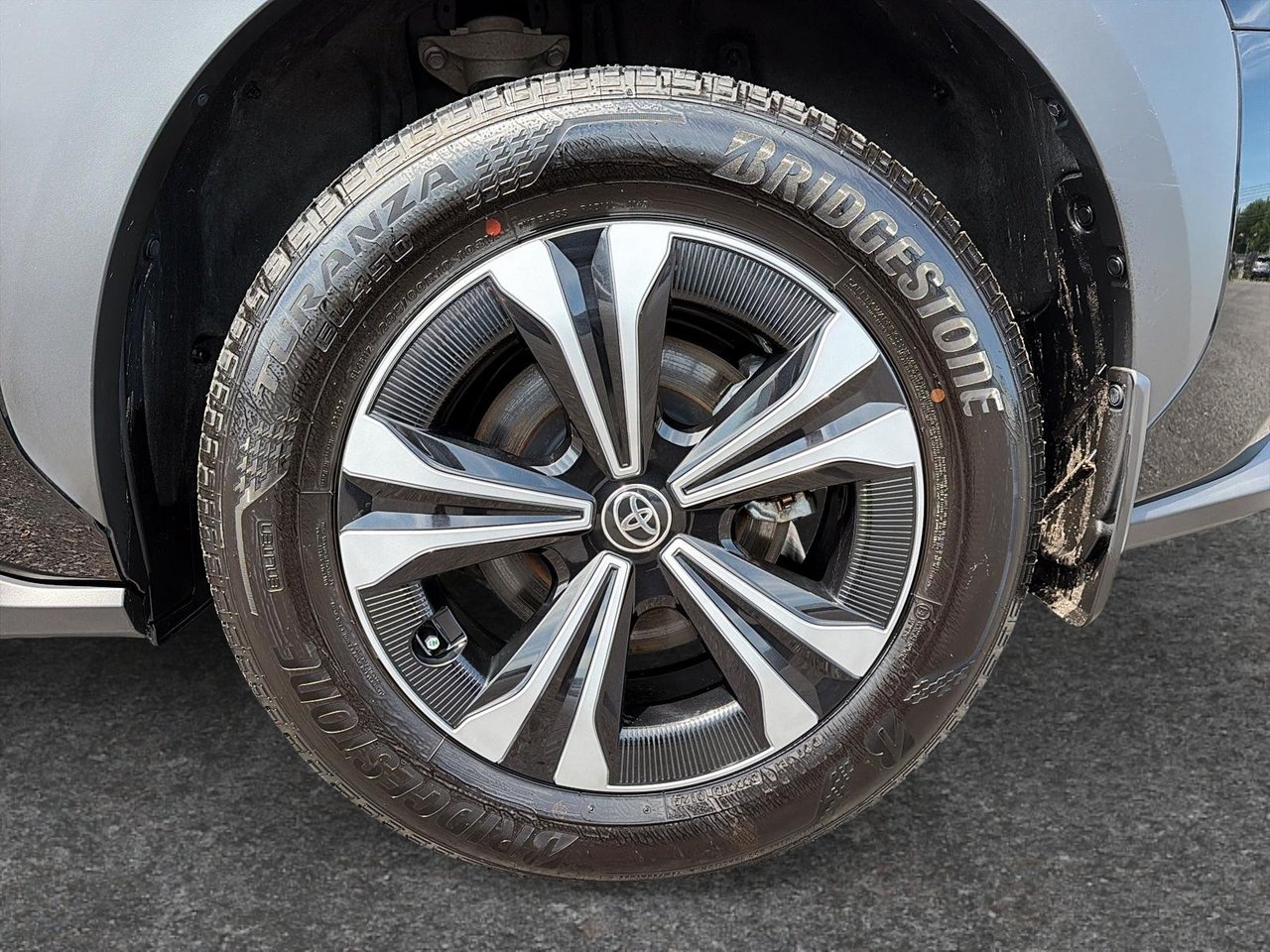 2025 Toyota BZ4X LE AWD-6