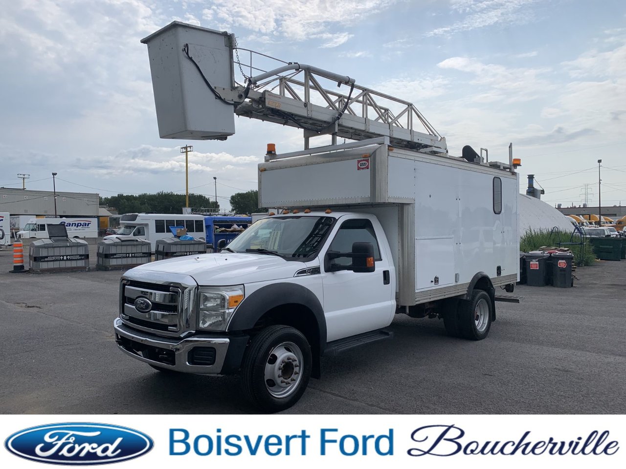 2011 Ford Super Duty F-450 DRW CUBE NACELLE