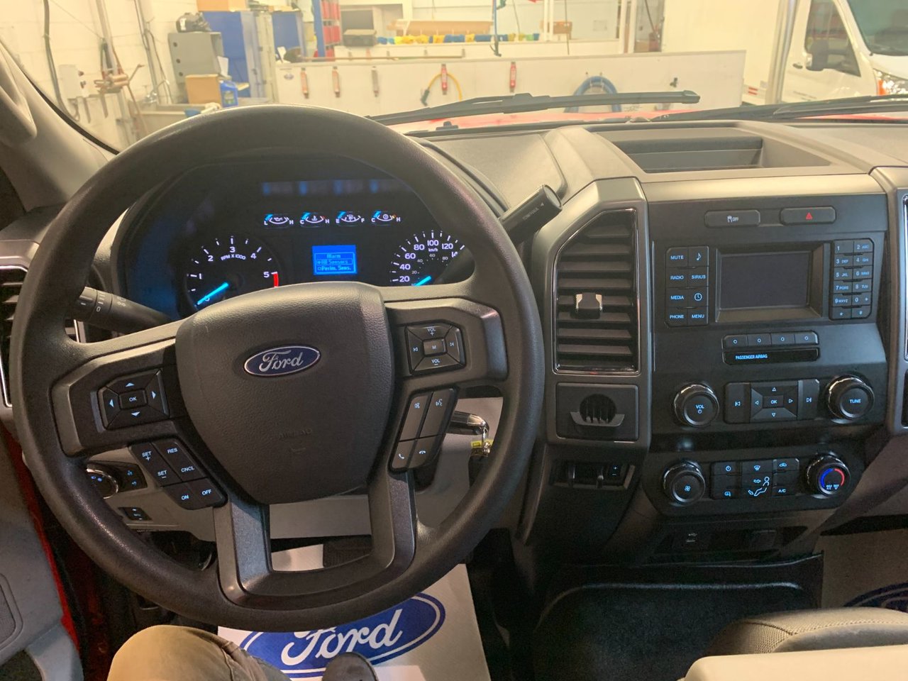 2019 Ford Super duty F-550 DRW XLT CUBE 18 PIEDS EVEVATEUR ET PROPANE