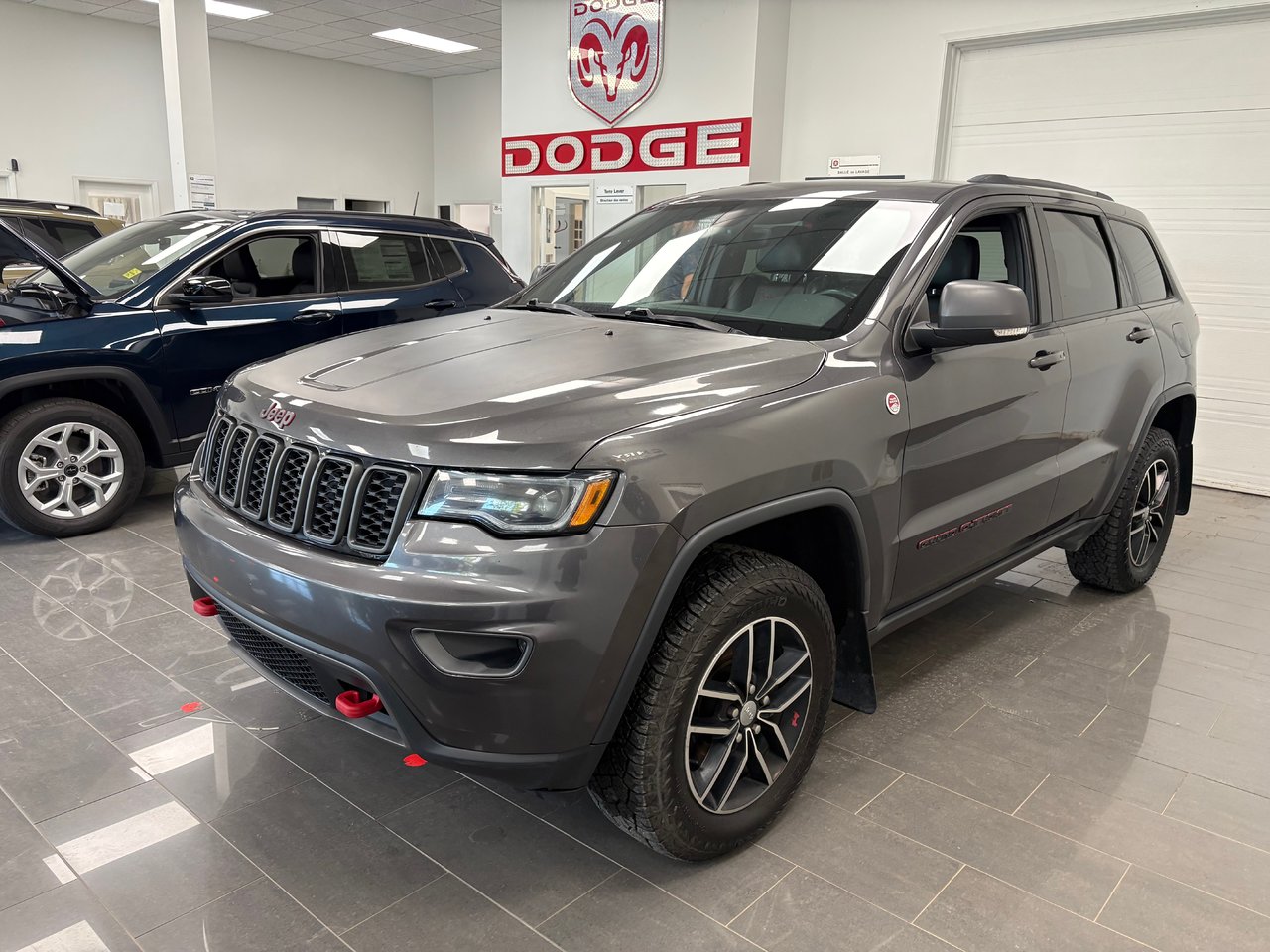 Granite Crystal Metallic 2017 Jeep Grand Cherokee SUV / Crossover Four-Wheel Drive Automatic