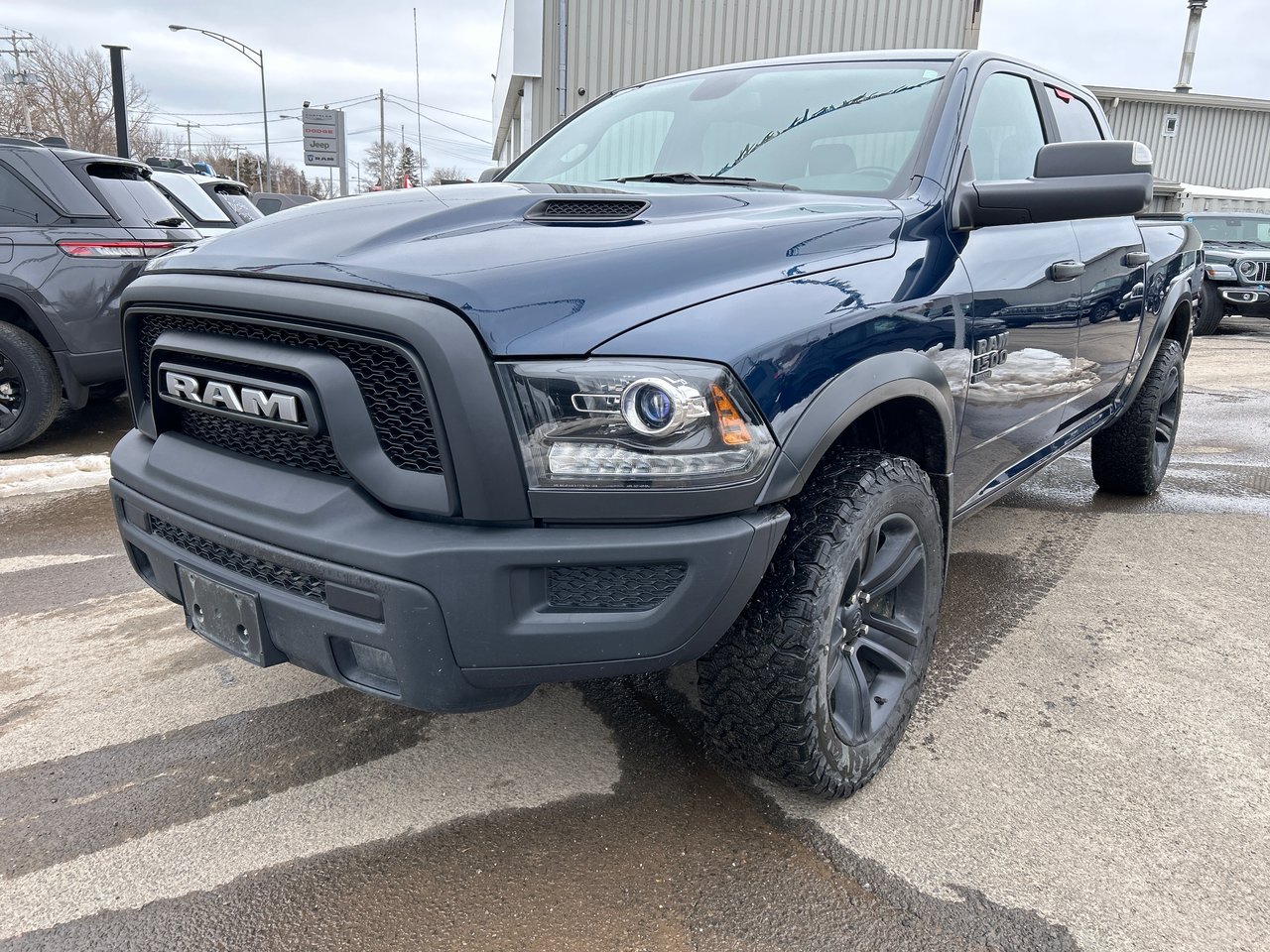 Used 2022 Ram 1500 Classic with 35,678 km for sale at Otogo