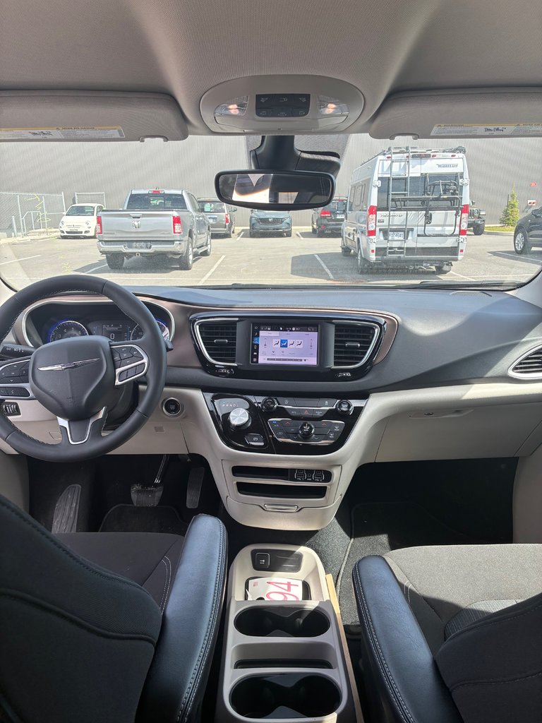 Chrysler Grand Caravan SXT 2024-5