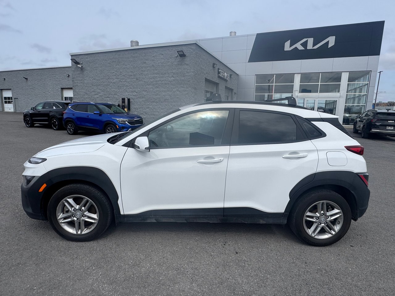 2023 Hyundai Kona Essential-4