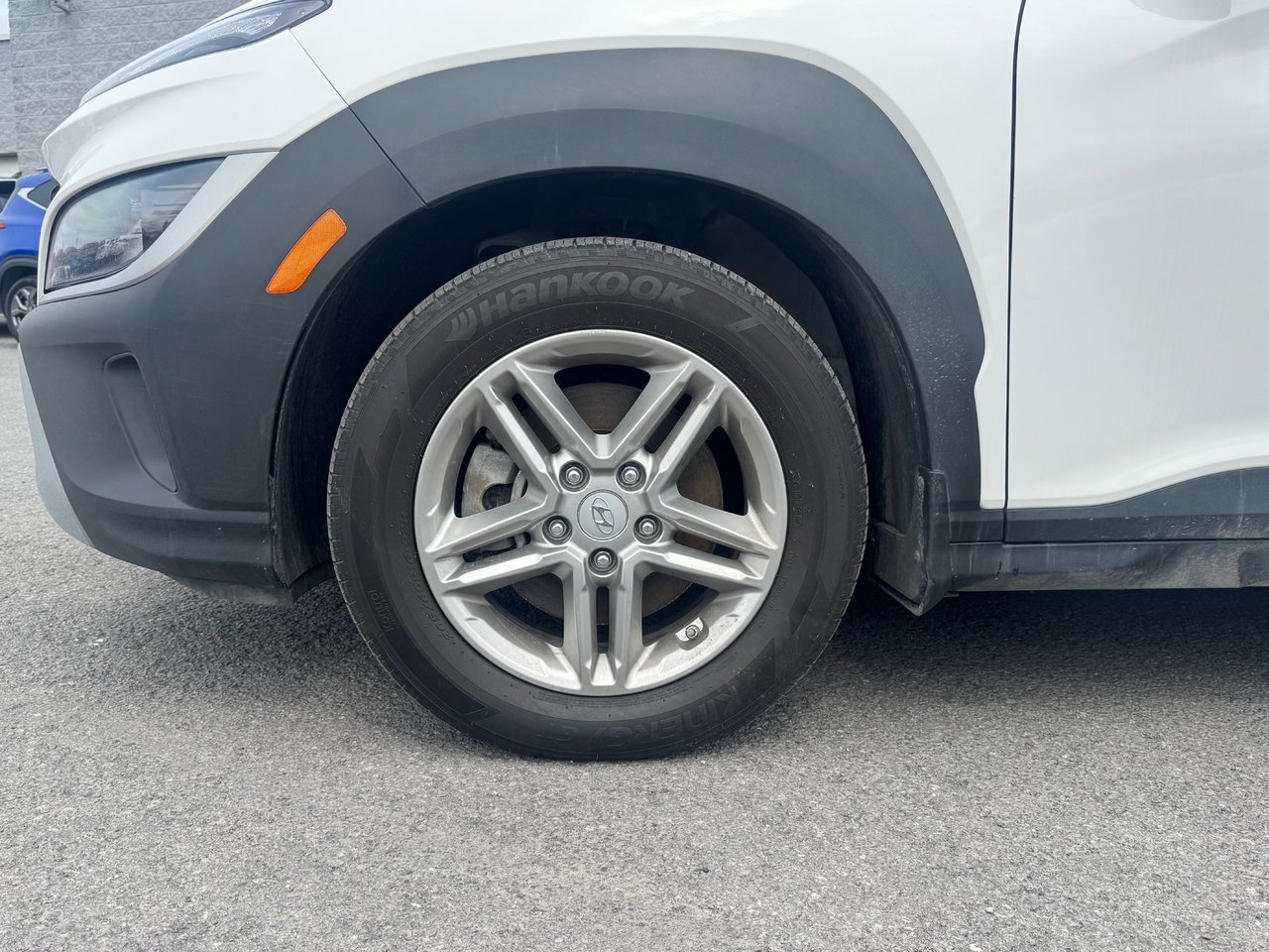 2023 Hyundai Kona Essential-10