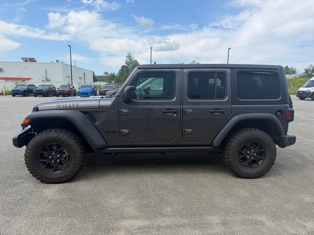 Jeep Wrangler Willys 2024-1