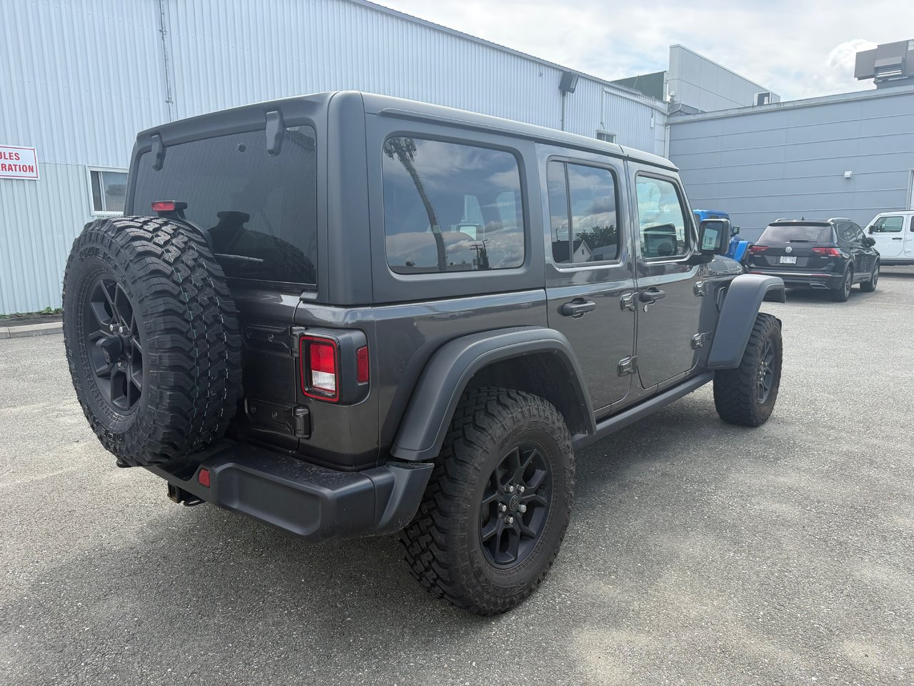 Jeep Wrangler Willys 2024-4