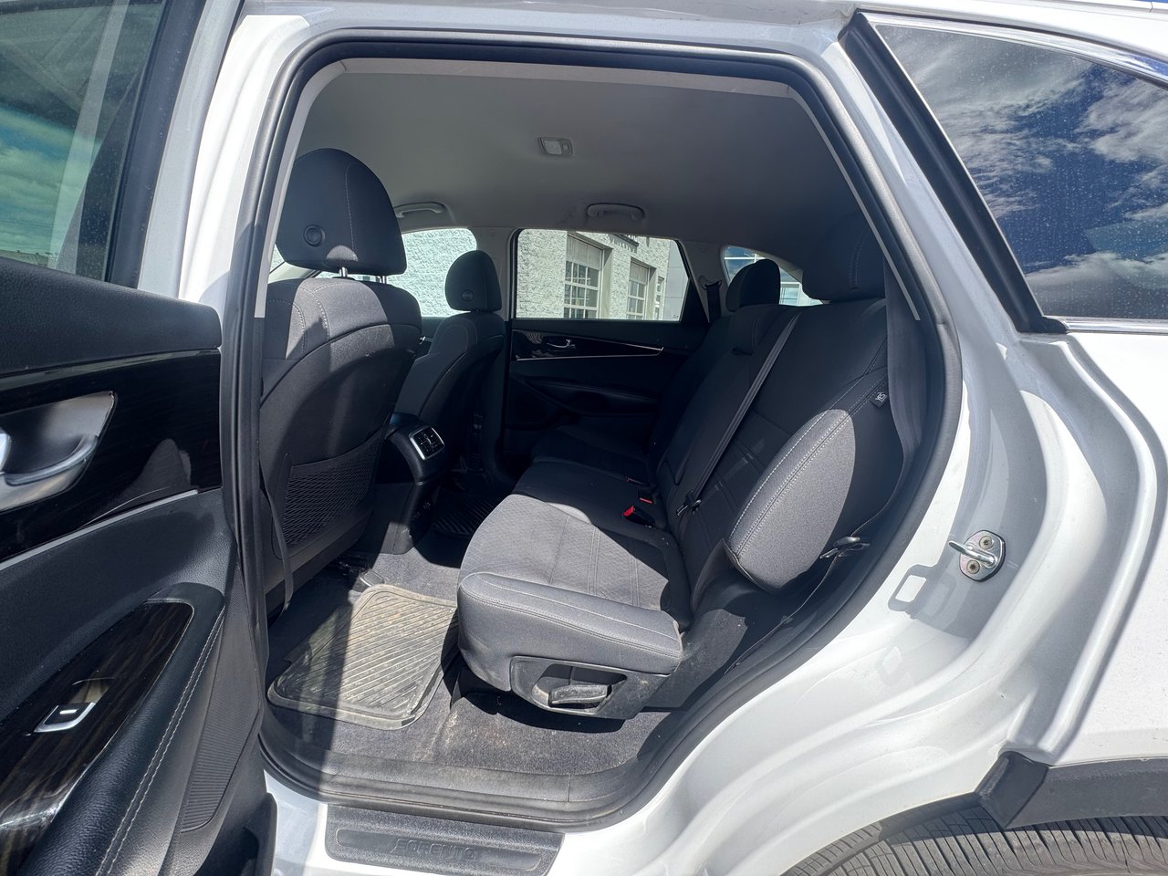 Kia Sorento LX + 2021-8