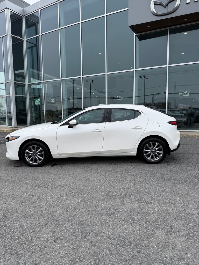 Mazda 3 Sport GS 2022-18