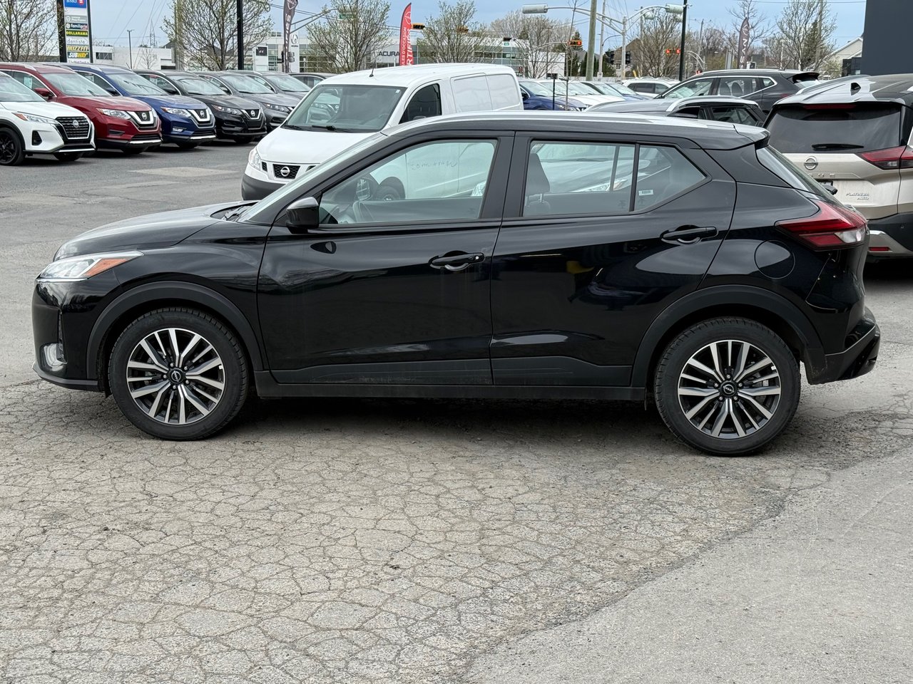 2025 Nissan Kicks Play SV-7