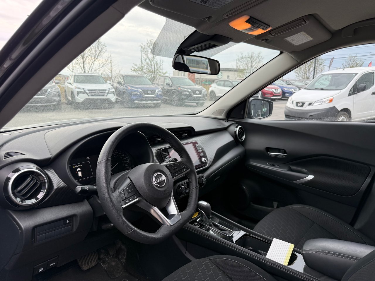 2025 Nissan Kicks Play SV-8