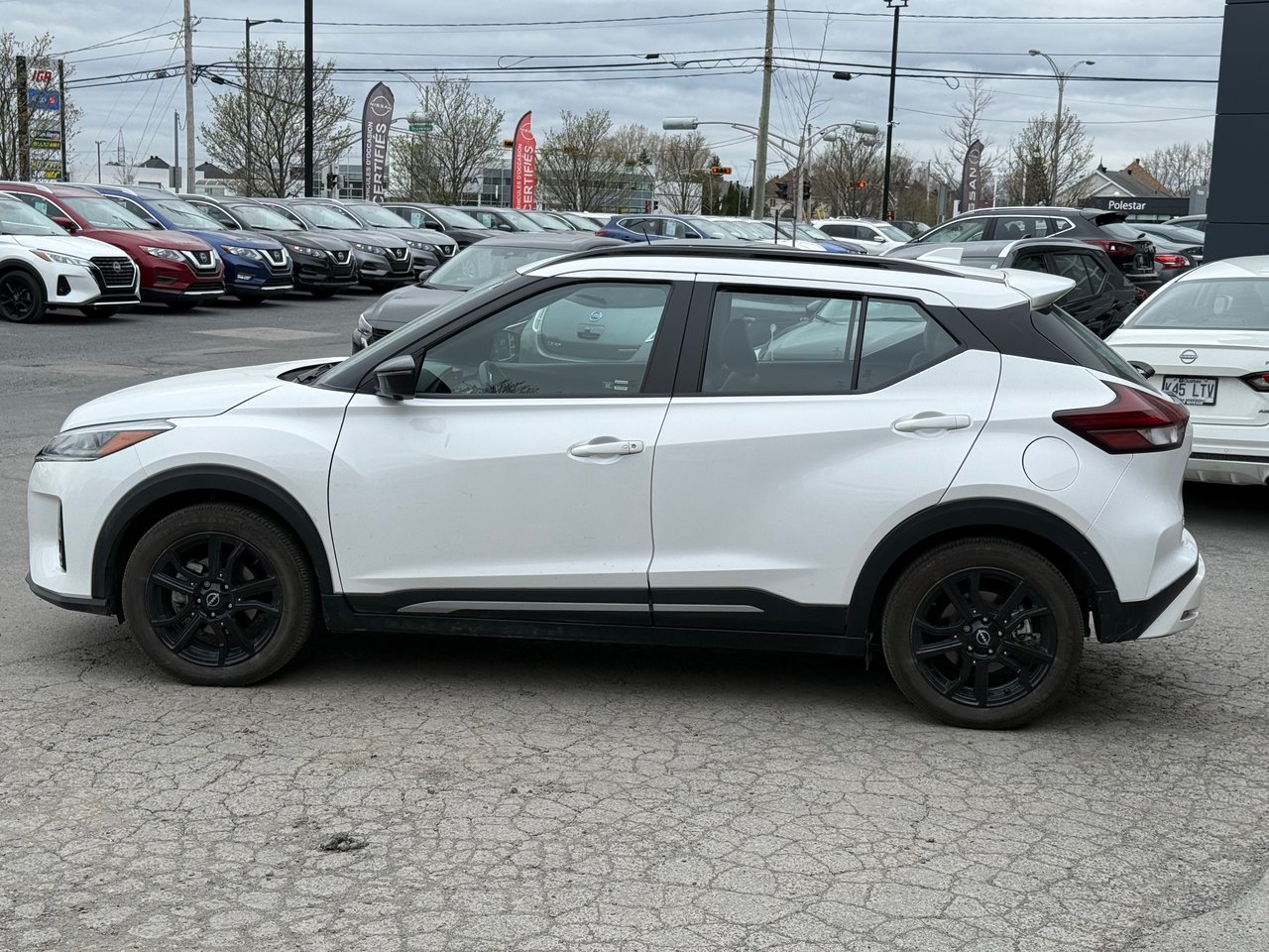 2022 Nissan Kicks SR-8